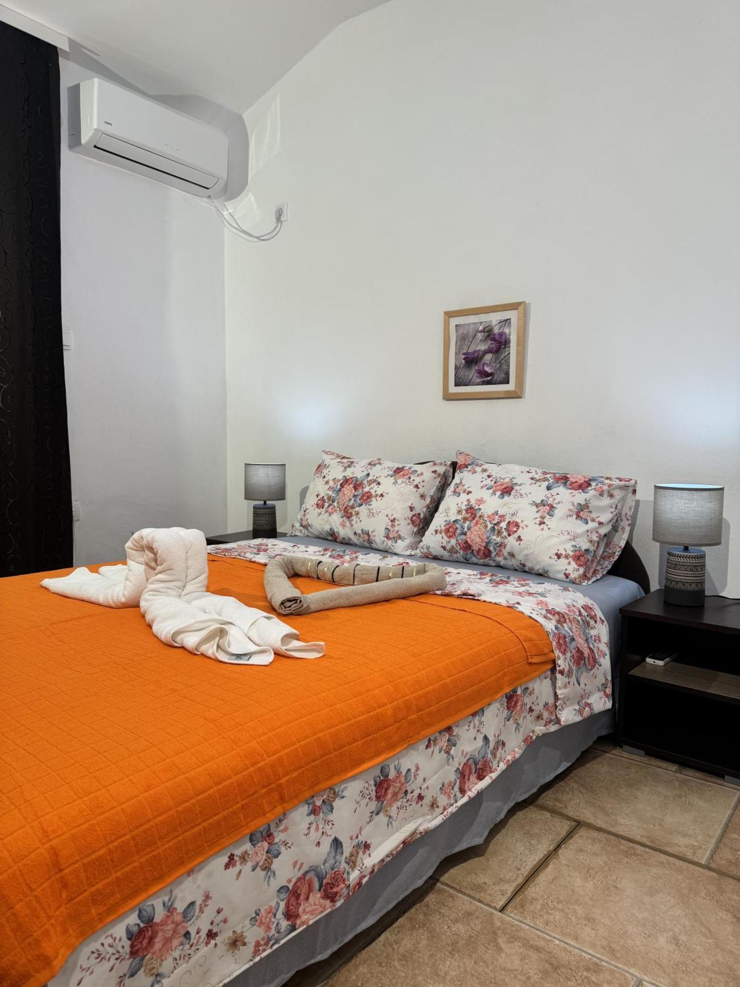 Villa Happy Family!!! Prijevor Exterior foto